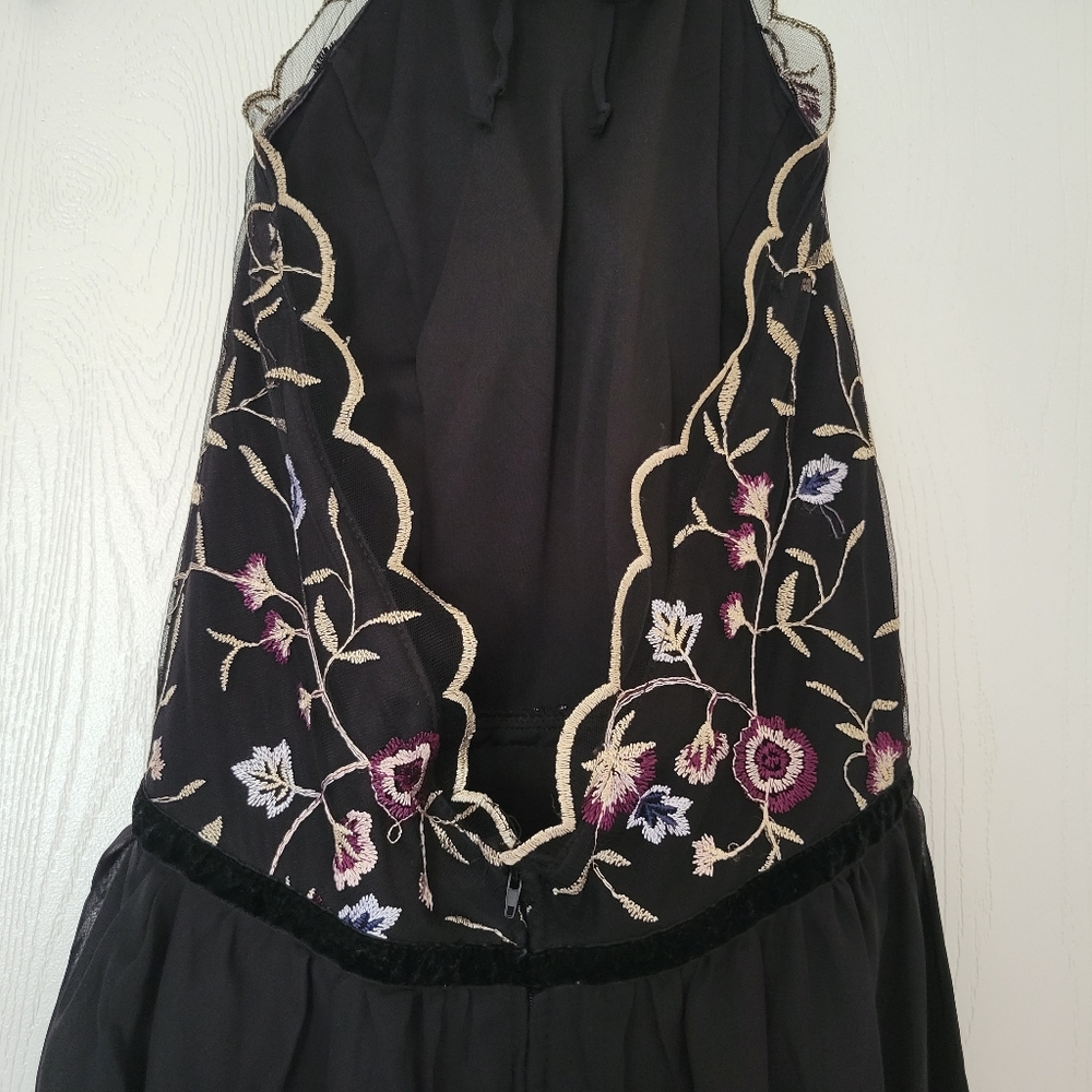 Francesca's floral halter dress - Picture 10 of 11